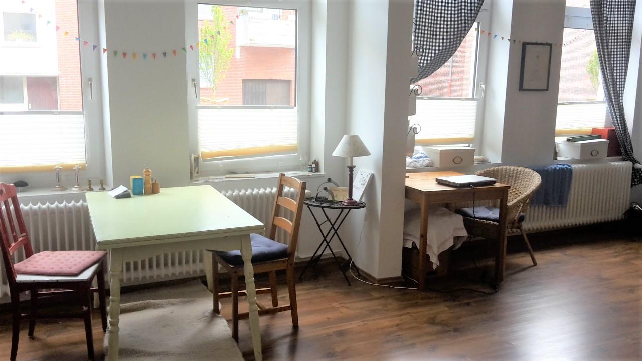 2-Zimmer-Wohnung mit Einbauküche und Balkon in Wilhelmshaven/ Nähe Kurpark - Photo 1